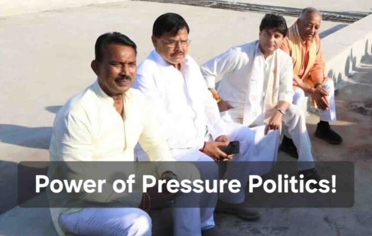 सिंधिया का समर्थकों संग सड़क पर फोटो; संदेश कुछ गहरा है?